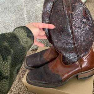 Cowboy boot. Beautiful saddle tooling.